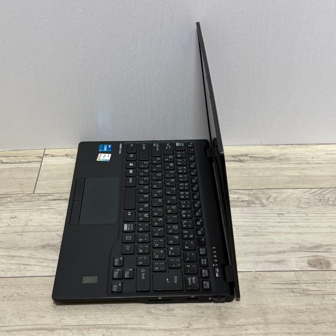 美品 LIFEBOOK U9311/F 軽量735g 第11世代i5搭載 爆速