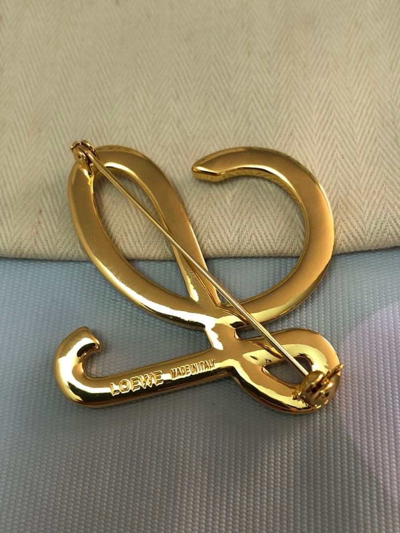 ロエベ　パールブローチ　ゴールド　超美品