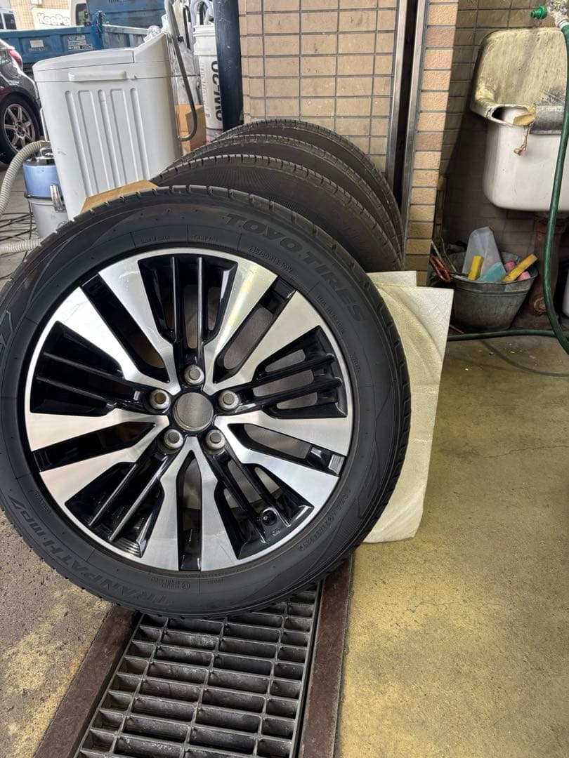 トヨタ 30系 アルファード SCパッケージ 純正 235/50R18