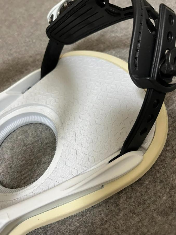 美品 UNION STRATA ユニオン ストラータ23-24モデル Mサイズ