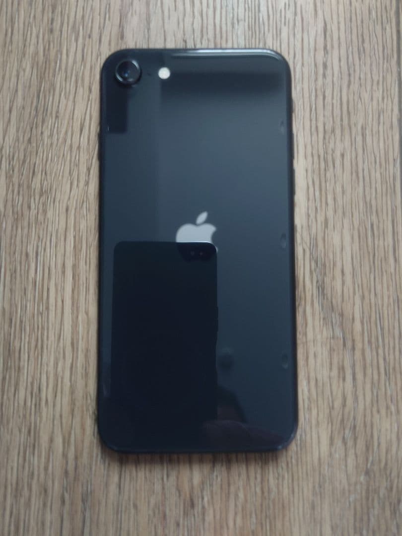 【中古】Apple iPhone SE2 (黒) 64GB