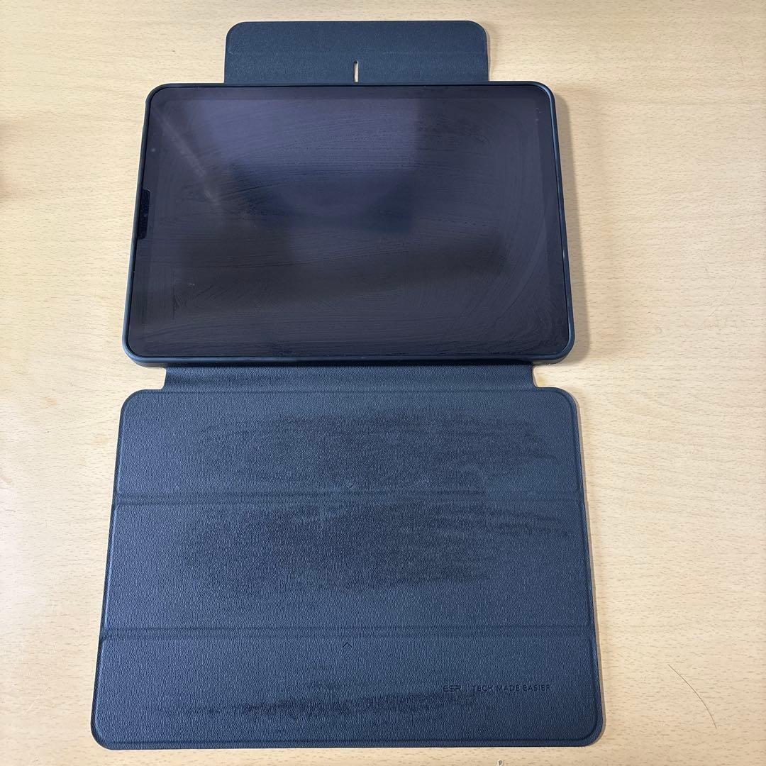 Apple iPad 10.9インチ スペースグレー 専用カバー付き