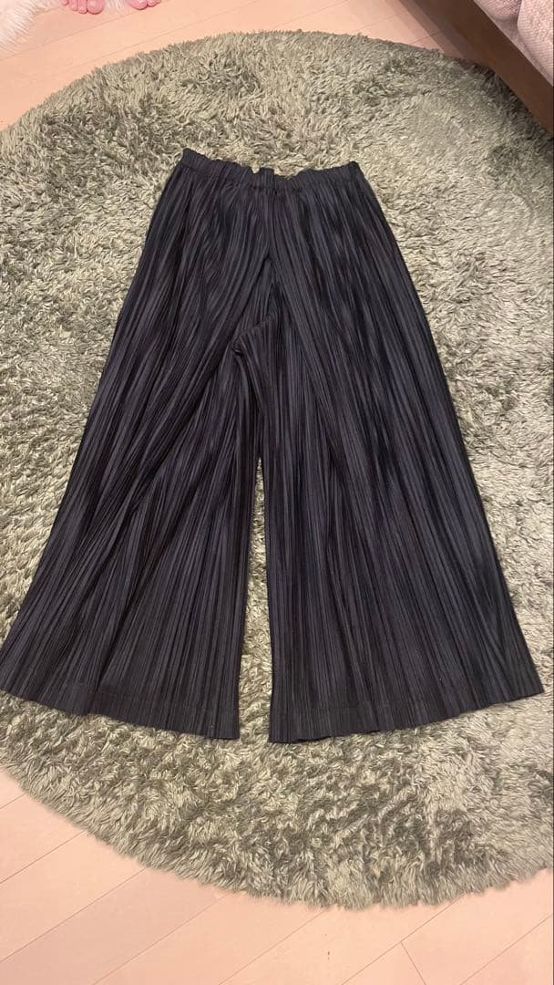 【美品】プリーツプリーツ　ブラックプリーツガウチョパンツ