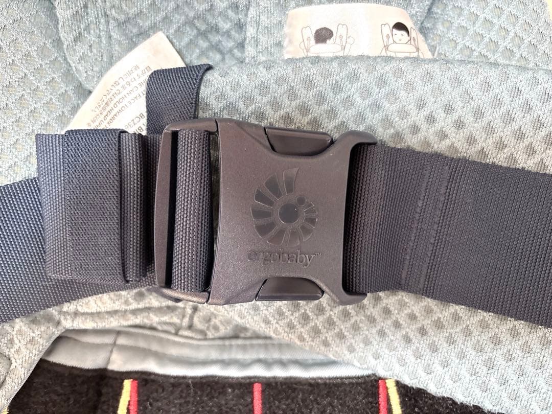 こび 【美品】ergobaby オムニブリーズ