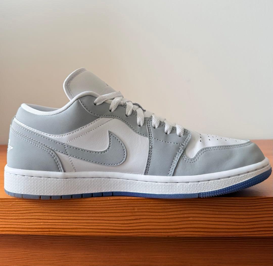 靴 Nike Women's Air Jordan 1 Low Wolf Grey