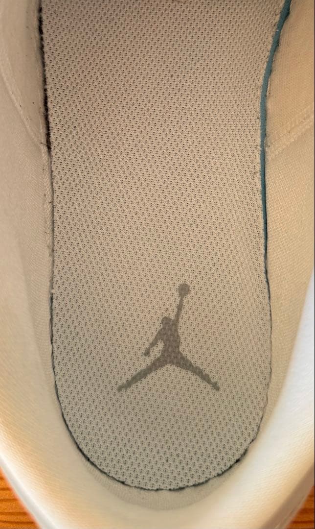 靴 Nike Women's Air Jordan 1 Low Wolf Grey