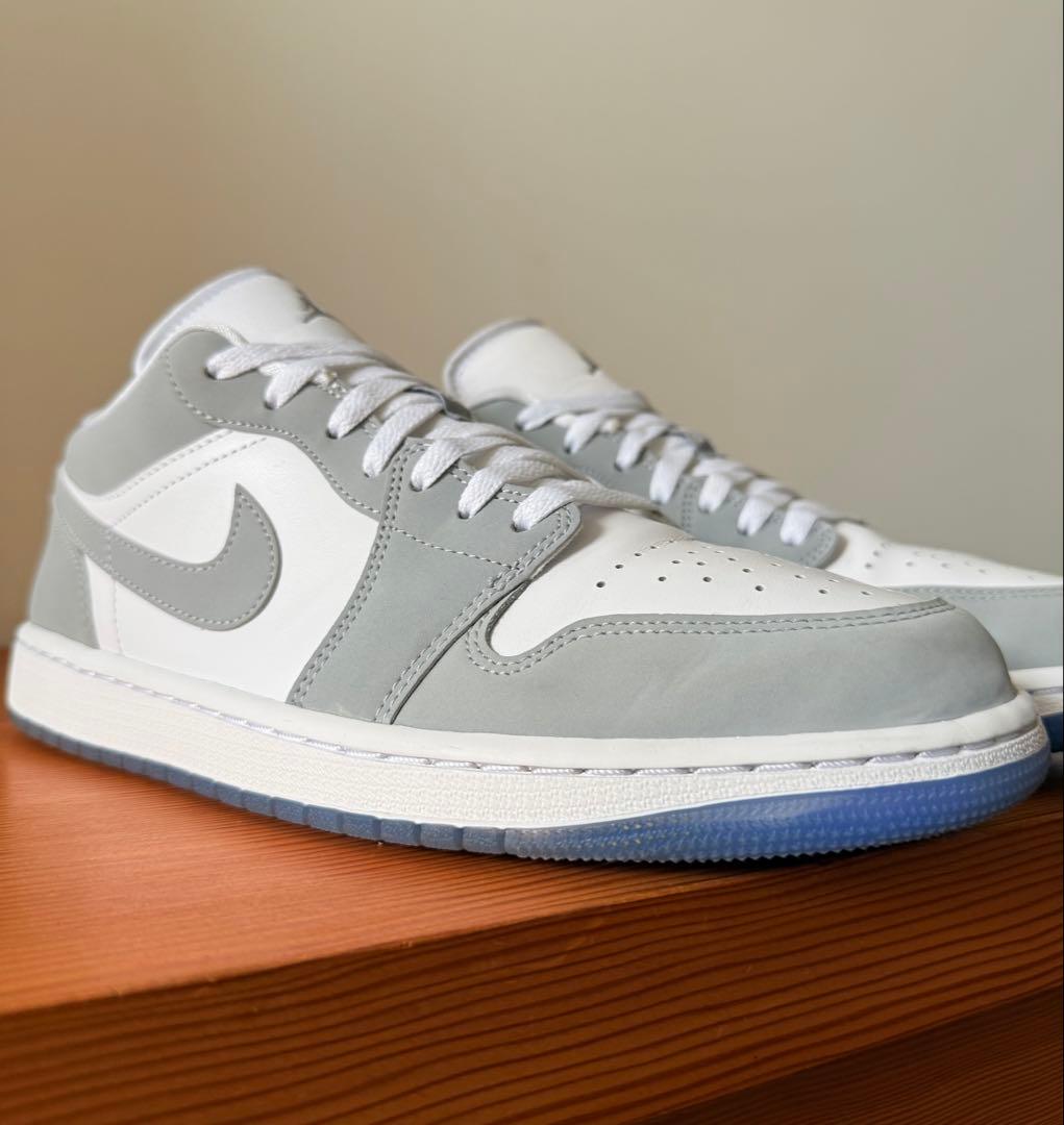 靴 Nike Women's Air Jordan 1 Low Wolf Grey