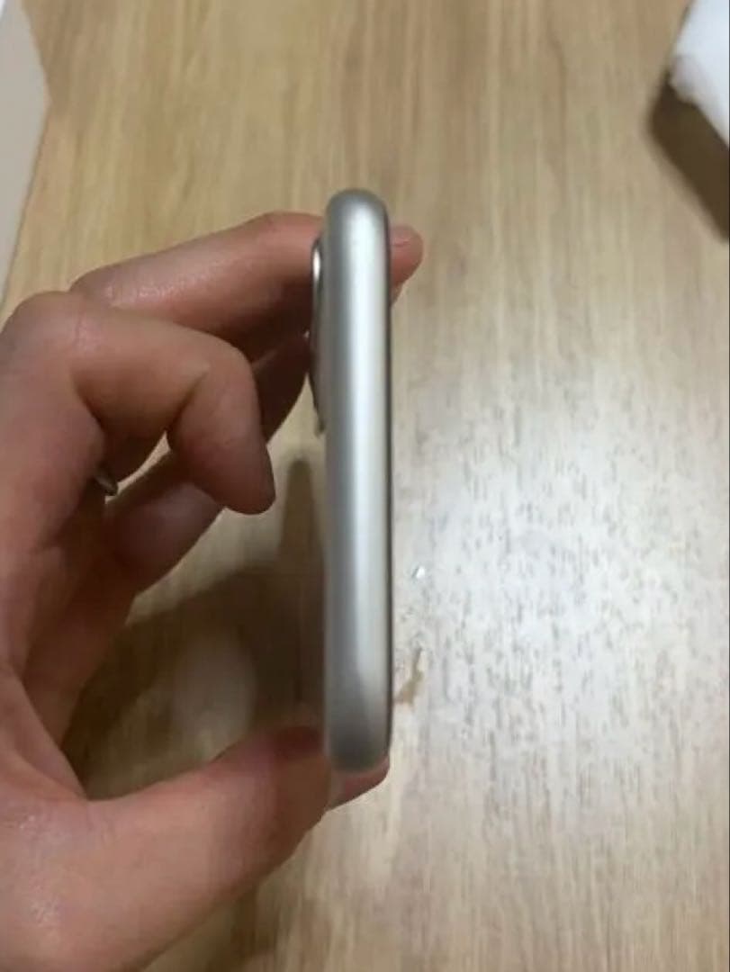 iPhone 11 ホワイト 128 GB SIMフリー