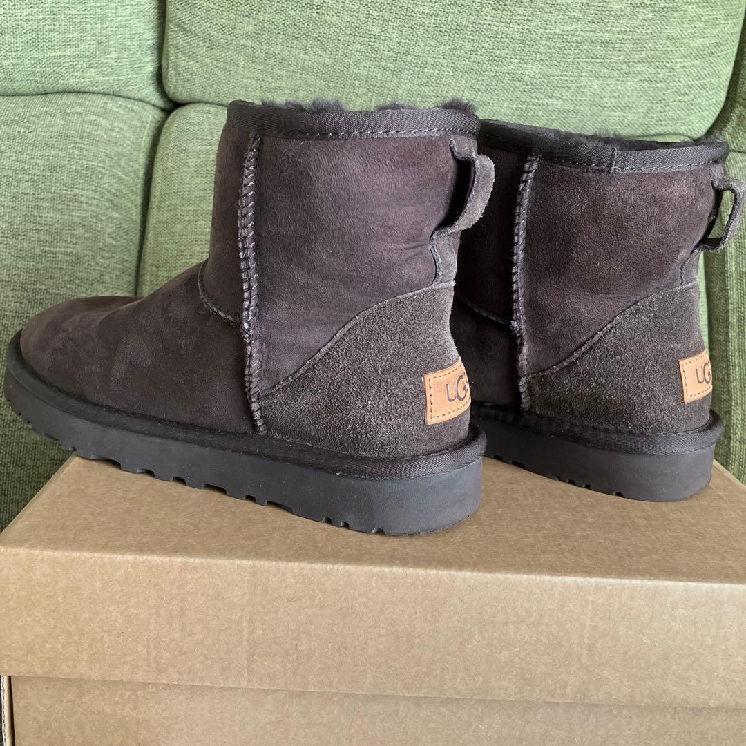 UGG CLASSIC MINI II　1016222 チョコレート色　24㎝