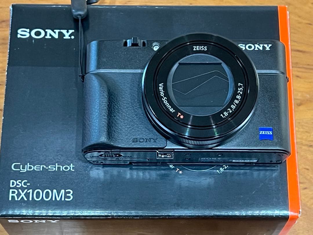 新品同様★SONY DSC-RX100M3 おまけ付き