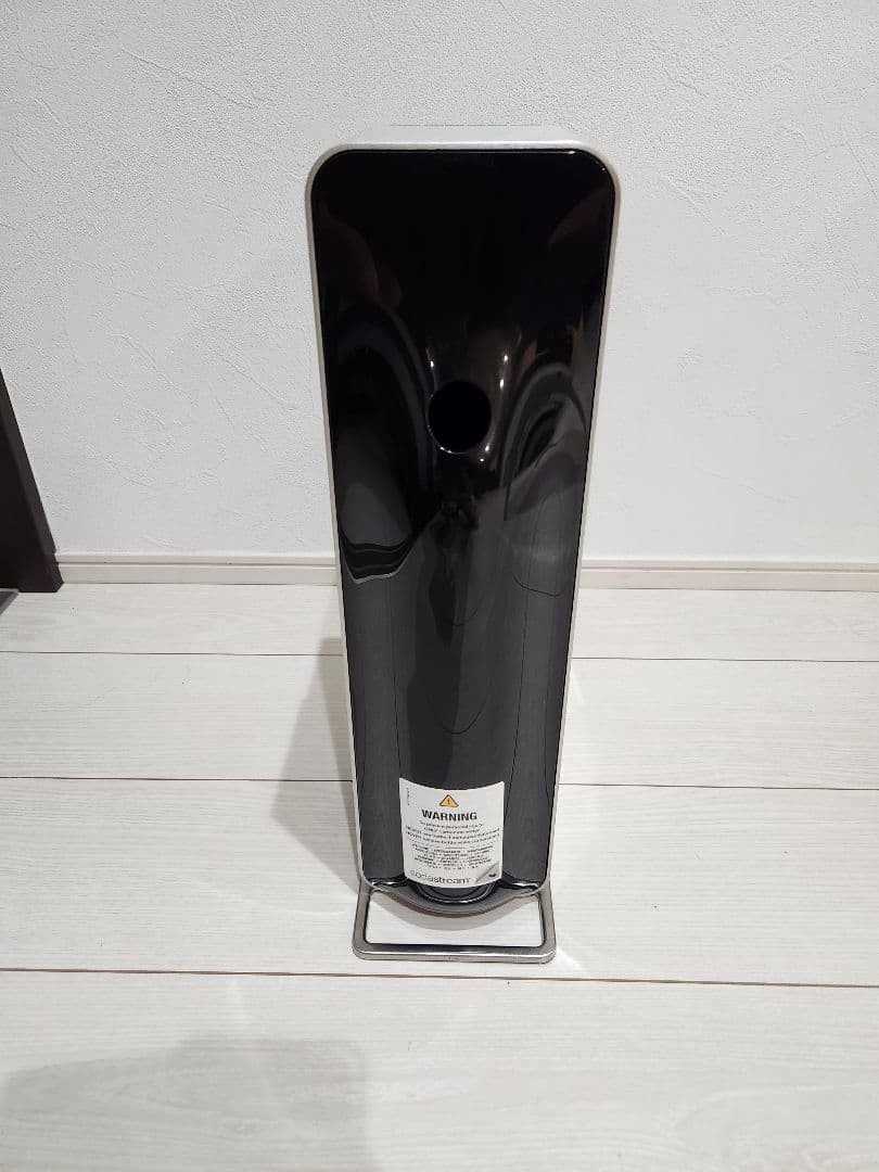 ソーダストリーム　炭酸水メーカー ブラック シルバー　箱あり　ボトル付き