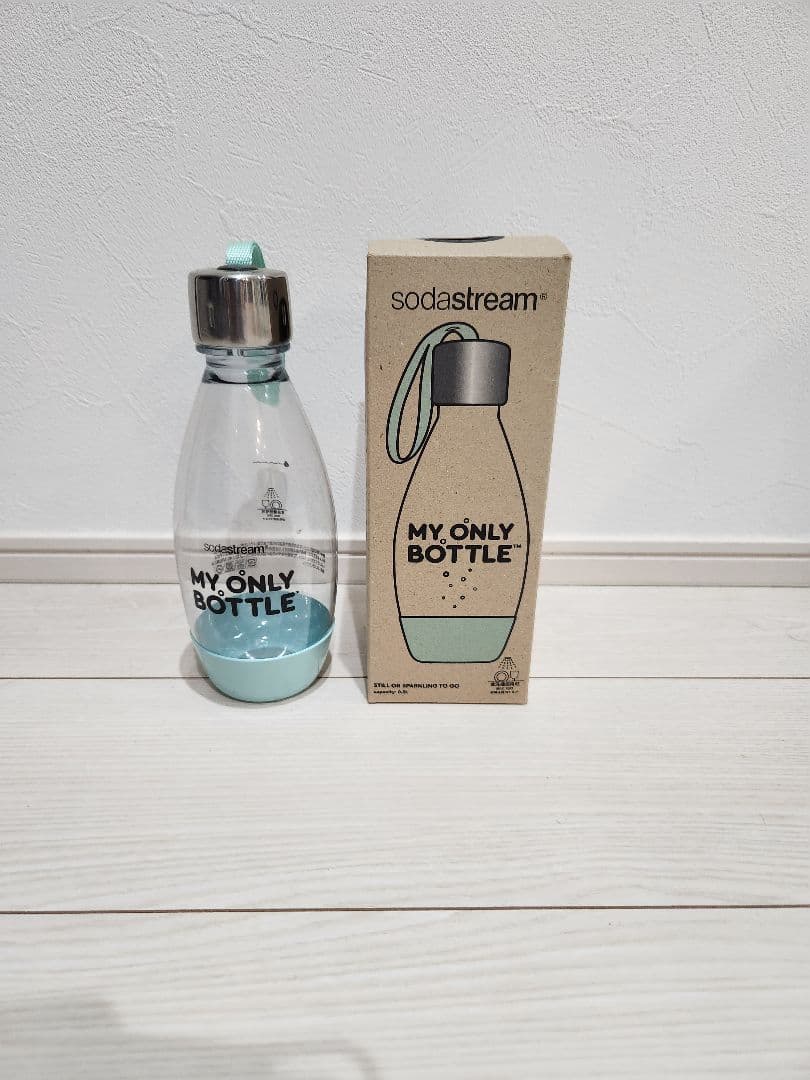 ソーダストリーム　炭酸水メーカー ブラック シルバー　箱あり　ボトル付き