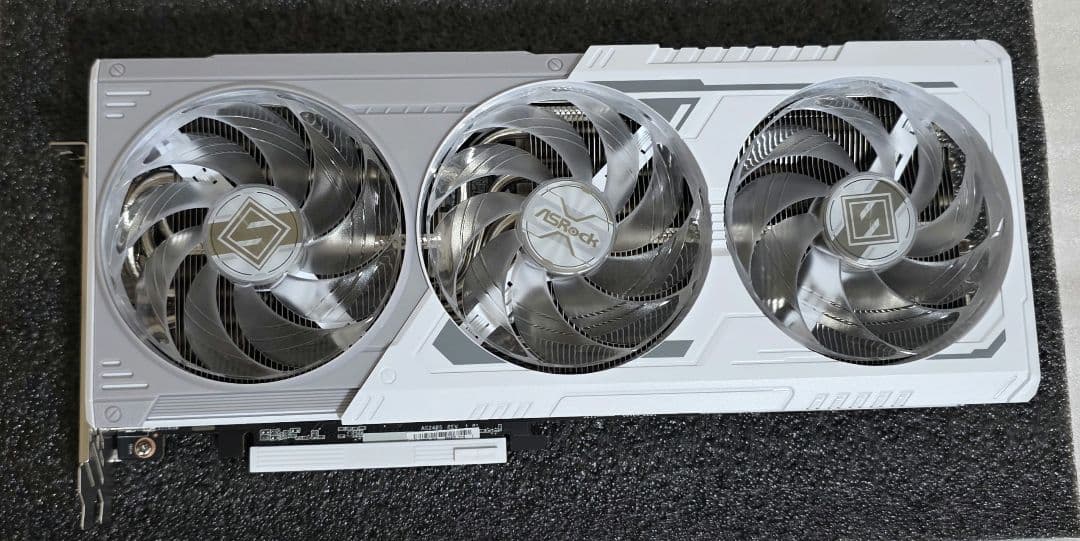 グラフィックボード・グラボ・ビデオカード ASRock RX 9070 XT 16GB