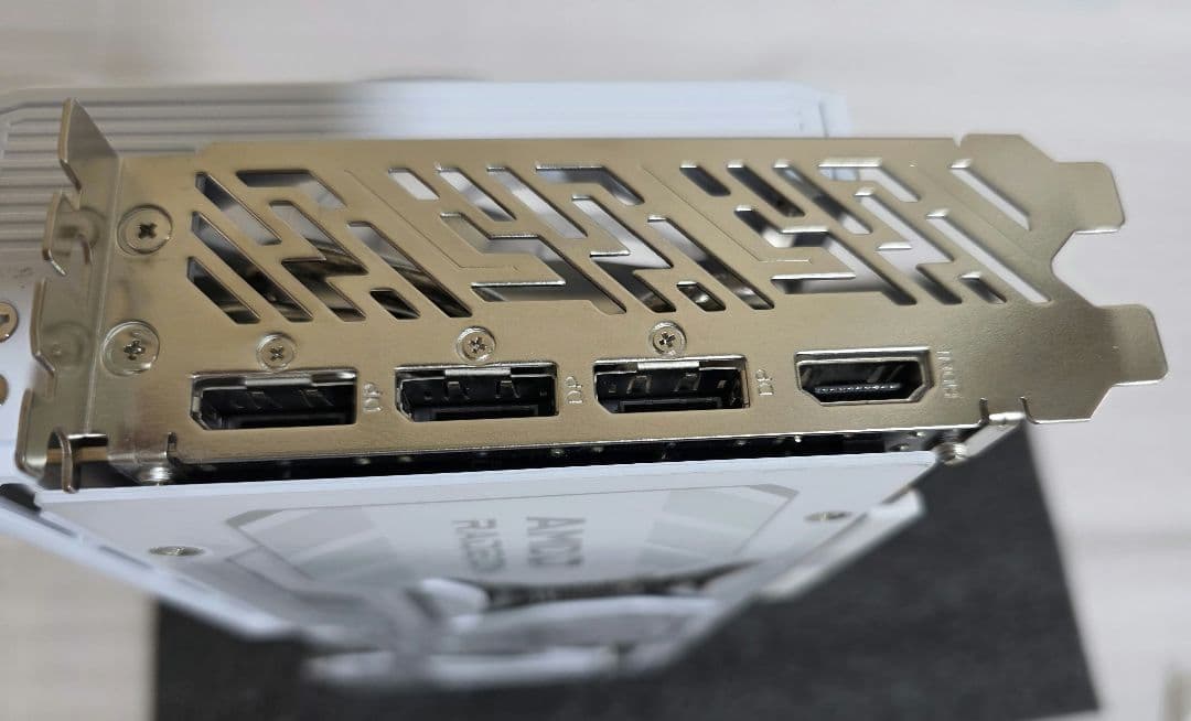 グラフィックボード・グラボ・ビデオカード ASRock RX 9070 XT 16GB