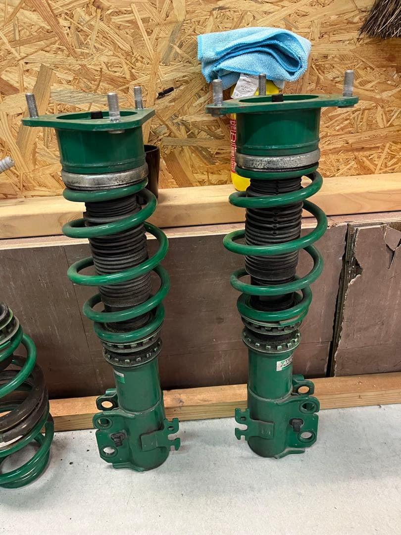 50プリウス　TEIN 車高調