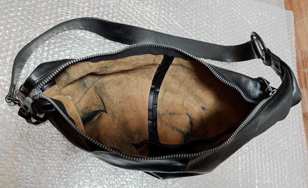 専用 BACKLASH GUIDI CALF SHOULDER バナナバッグ