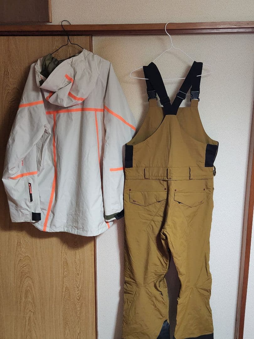 BURTON　×　VOLCOM　ビブパンツ　上下ゴアテックス　最終値下げ