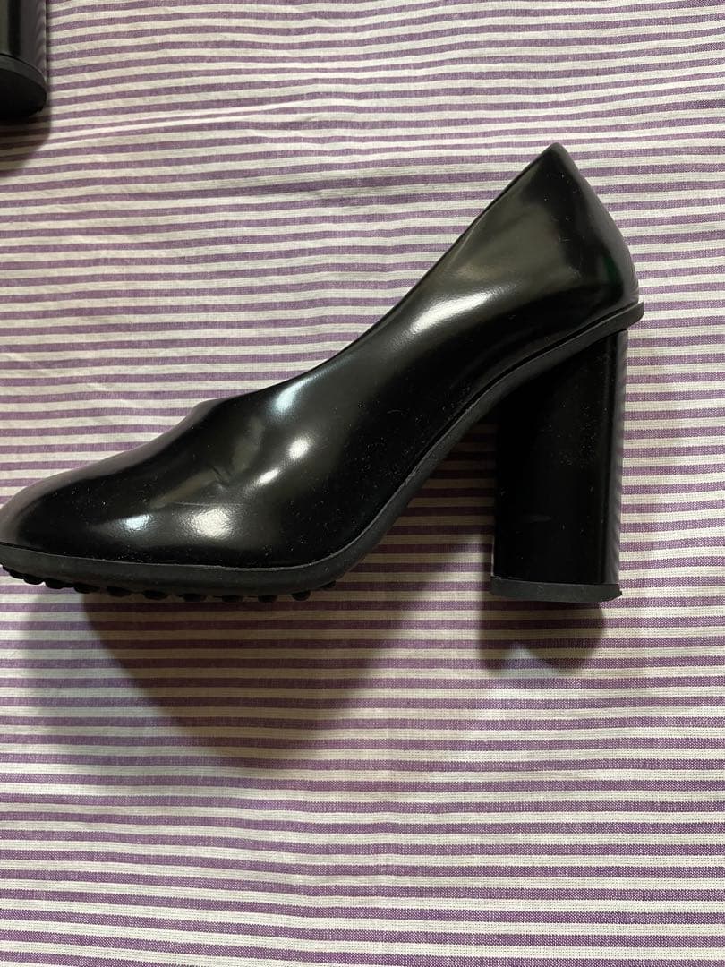 【中古】ボッテガヴァネタ　パンプス　黒　34サイズ　22センチ