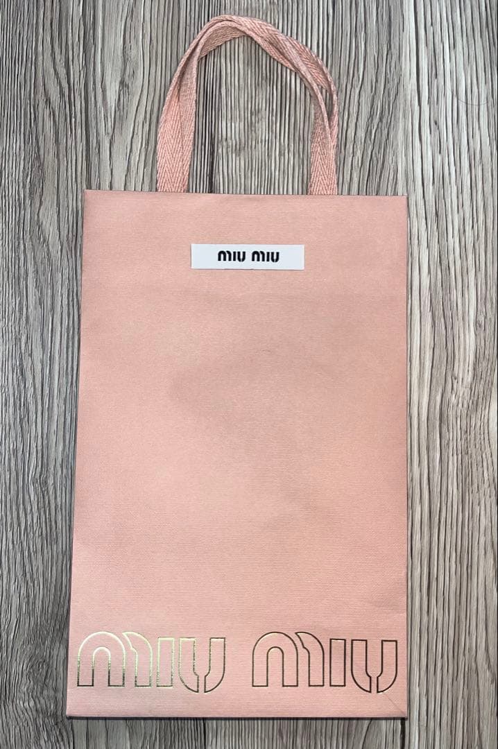 【美品・正規品】miumiu エナメルメタル ヘアクリップ