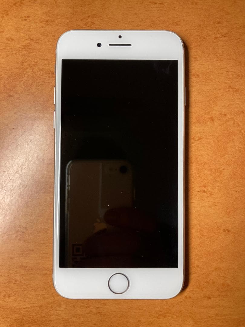 Apple iPhone 8 64GB シルバー Amazon再生品