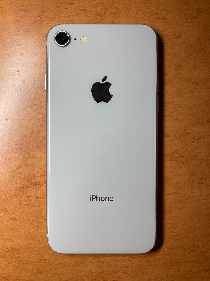 Apple iPhone 8 64GB シルバー Amazon再生品