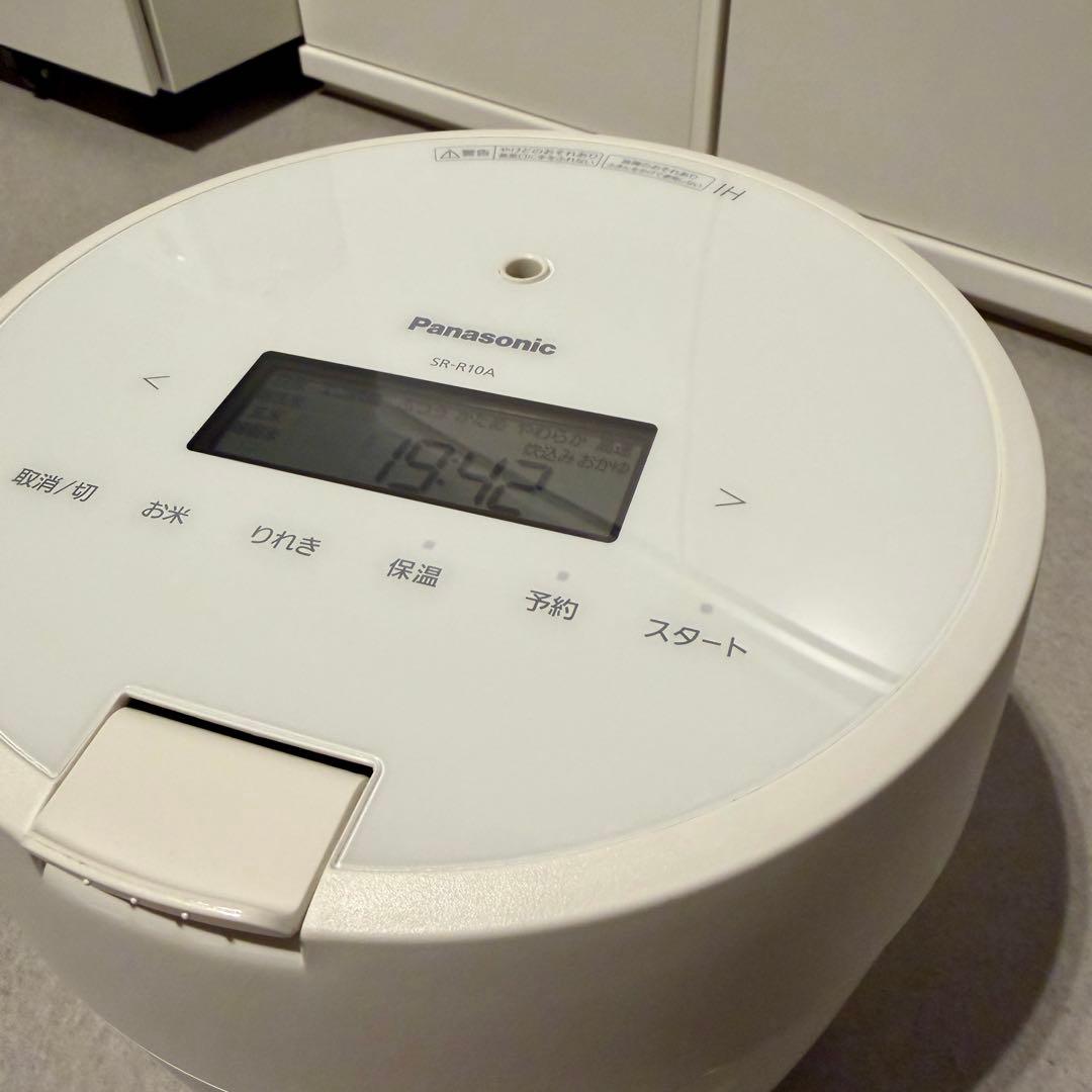 【極美品】Panasonic パナソニック SR-R10A ホワイト炊飯器