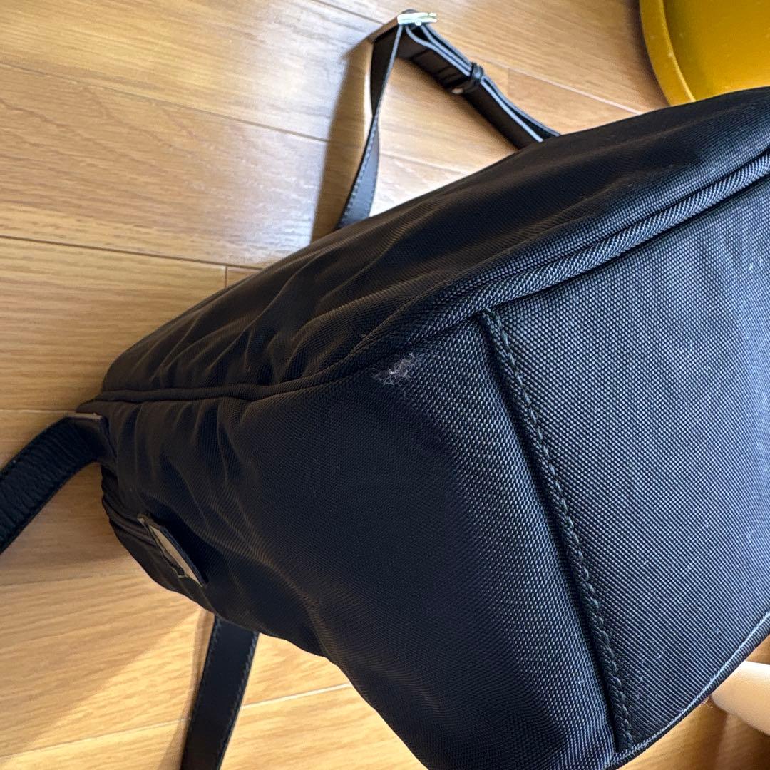 GUCCI ブラックナイロンショルダーバッグ