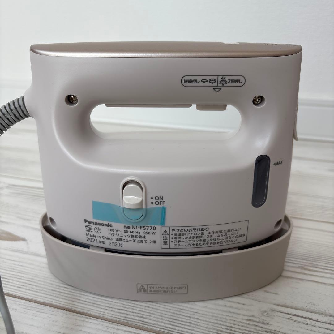 Panasonic 衣類スチーマー NI-FS770-C