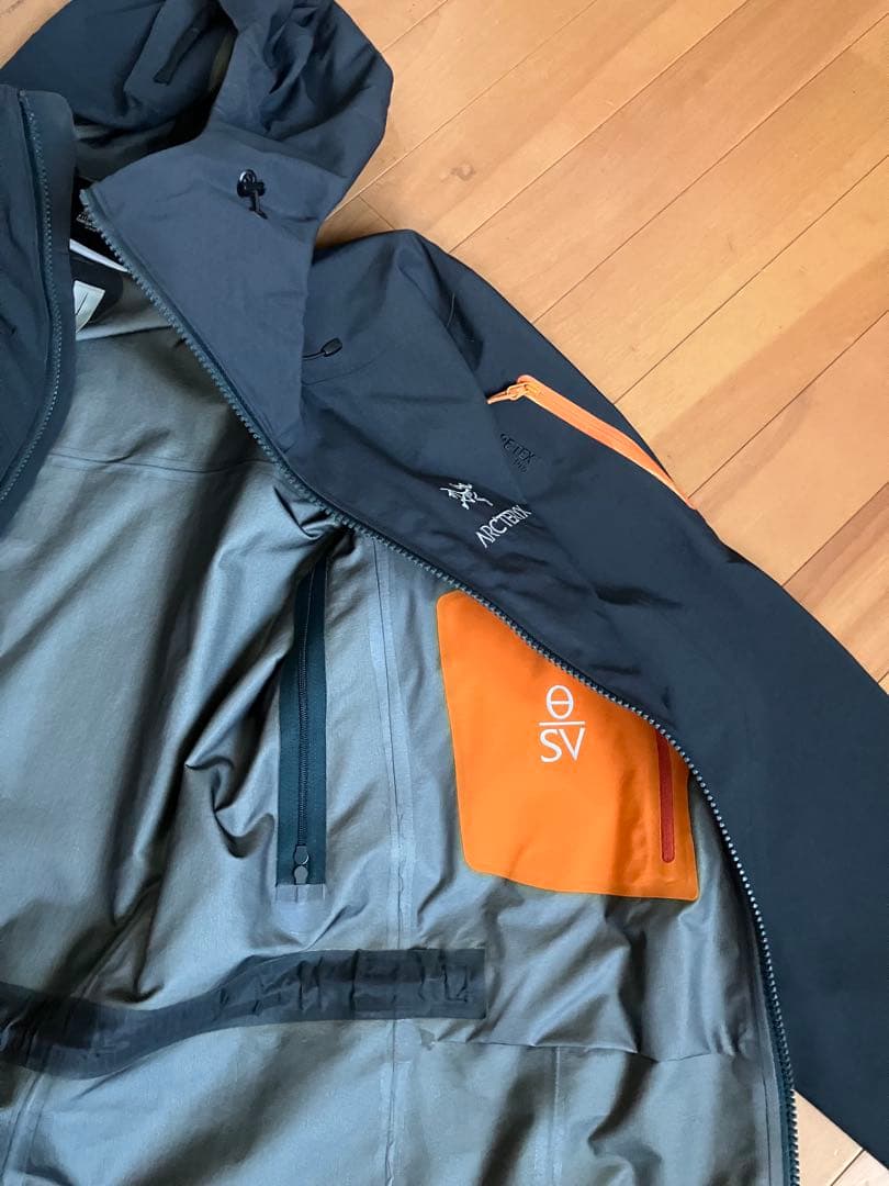 アークテリクス　シータ　SV. 剥がれあり　ARC'TERYX