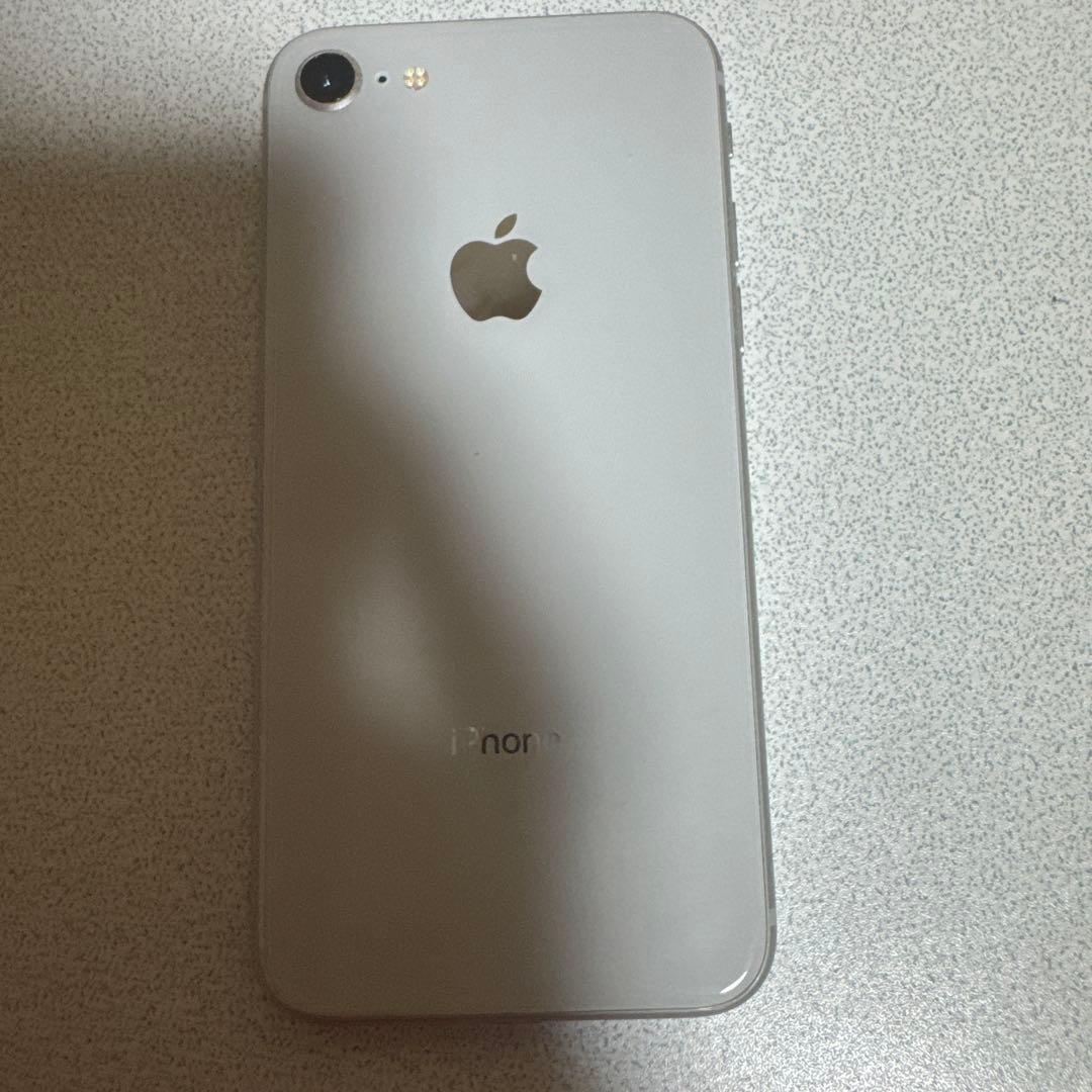 良品！Apple iPhone 8 本体 バッテリー84%