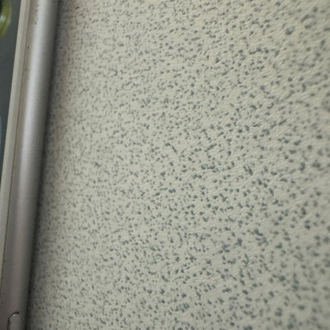 良品！Apple iPhone 8 本体 バッテリー84%