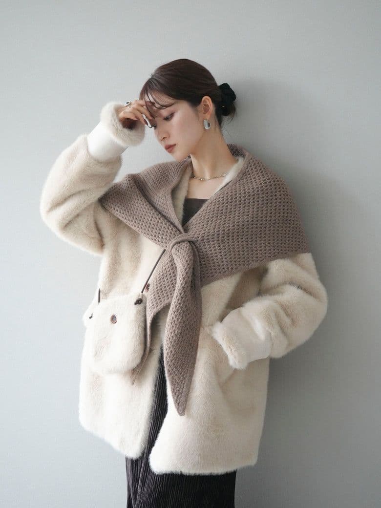 【ラスト】Lumier リュミエ同型 バック付きエコファーコート アイボリー