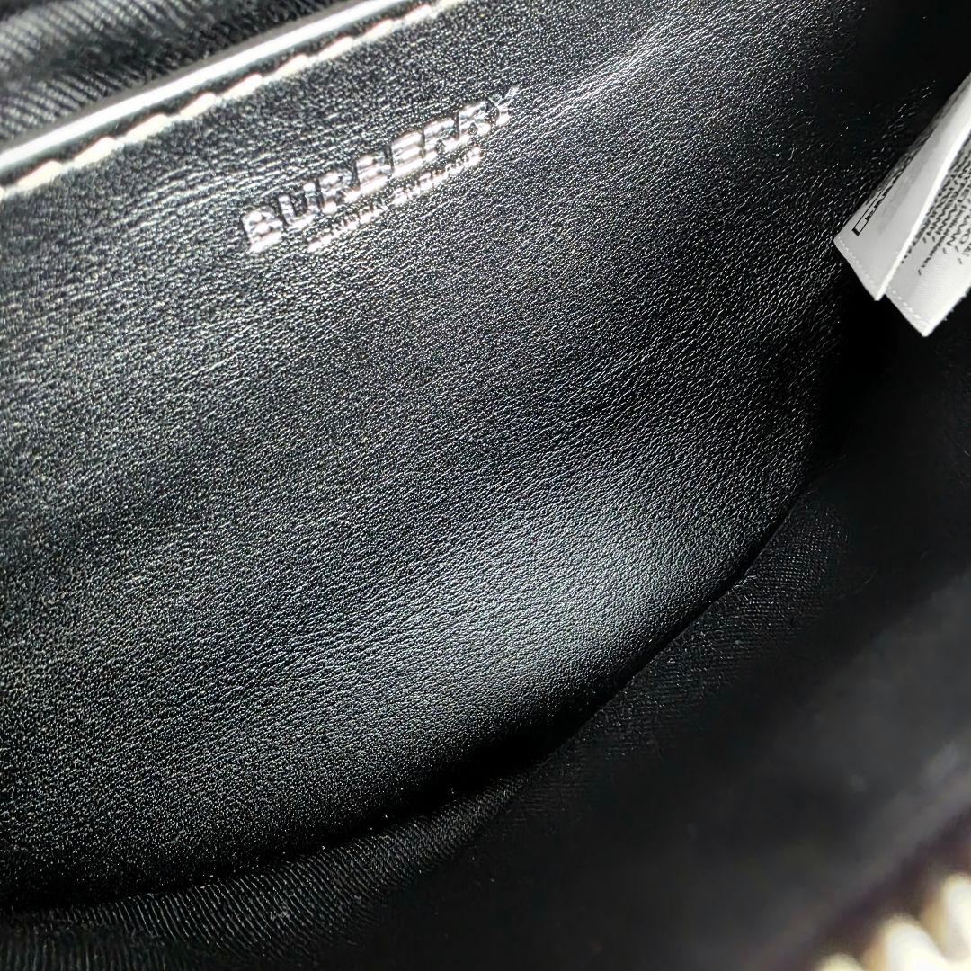 未使用 バーバリー BURBERRY チェック ロゴ ボディバッグ
