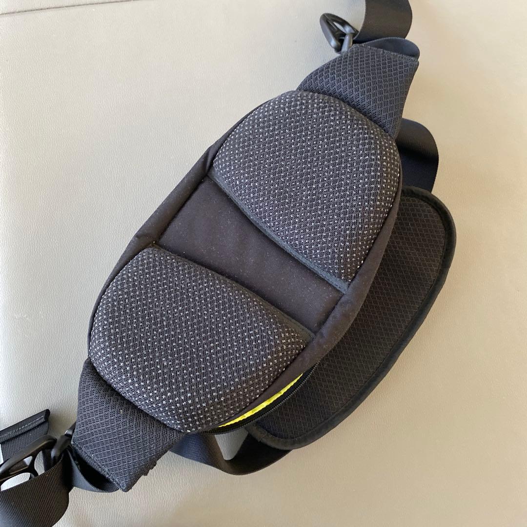 Hugoo ショルダーバッグ　ヒップシート