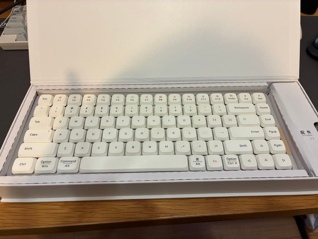 Lofree Flow 84-Key ロープロファイルキーボード