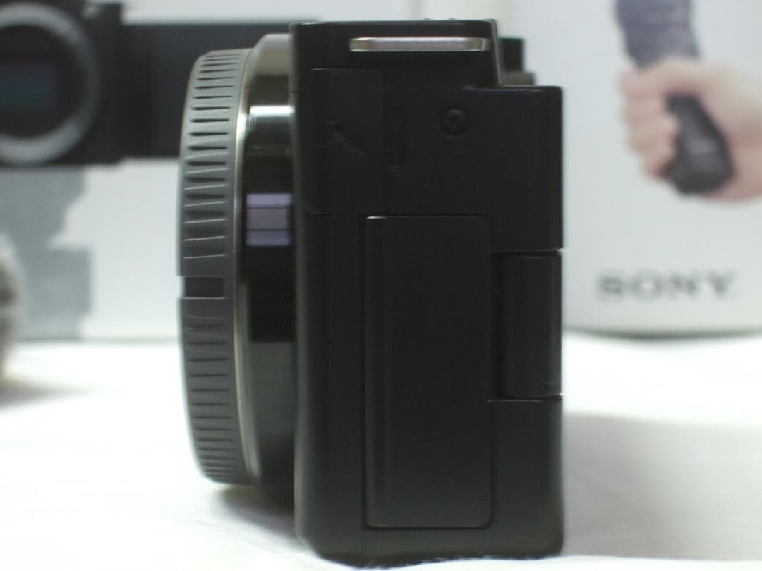 ZV-E10／レンズ SEL16F28／シューティンググリップGP-VPT2BT