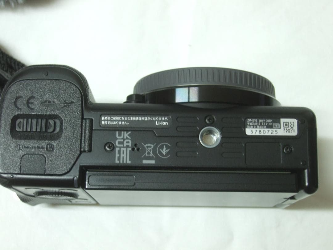 ZV-E10／レンズ SEL16F28／シューティンググリップGP-VPT2BT