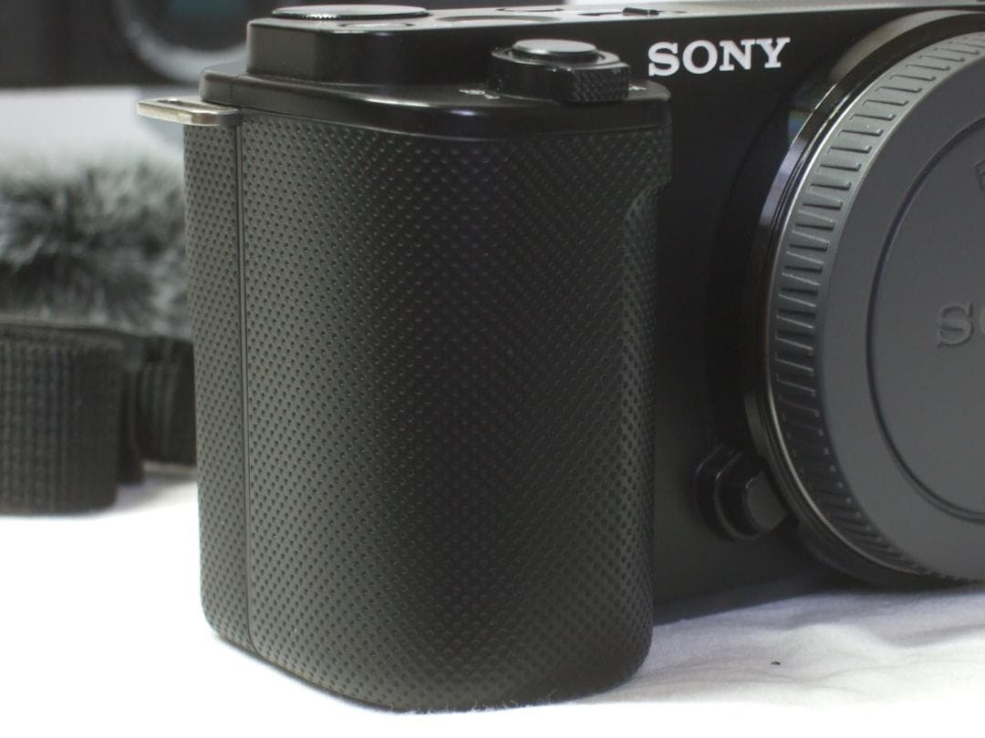 ZV-E10／レンズ SEL16F28／シューティンググリップGP-VPT2BT