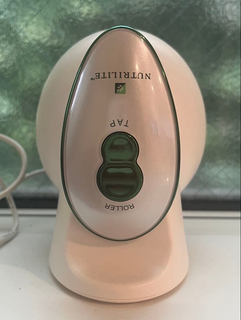 ヘッドスパ　ニュートリライト　ヘッドマッサージャー