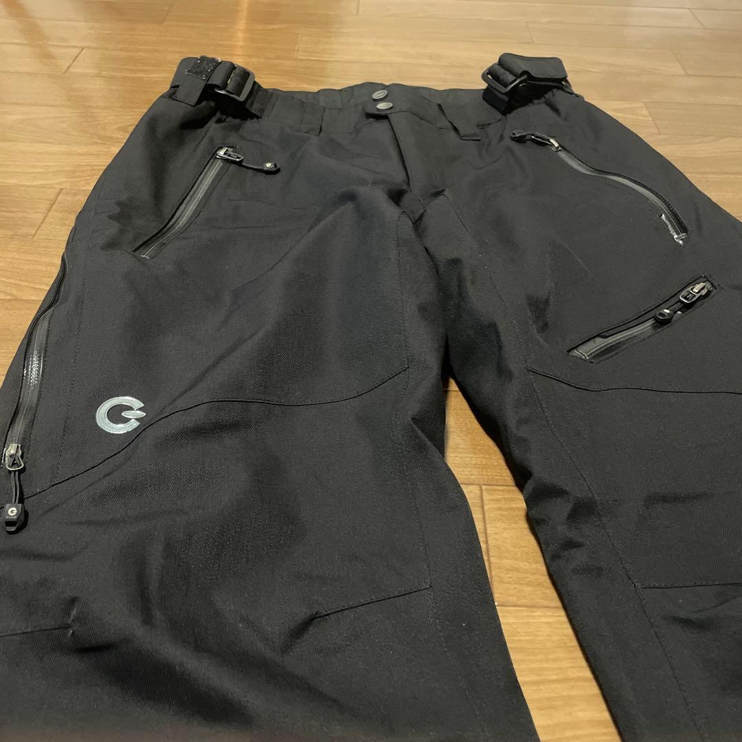 GOLDWIN スノーボードウェア スキーウェアMサイズ ブラック