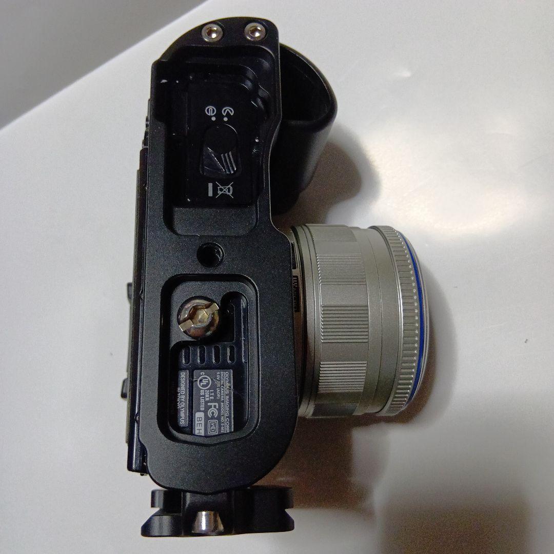大幅値下げOLYMPUS OM-D ミラーレス一眼カメラレンズグリップ付元箱あり