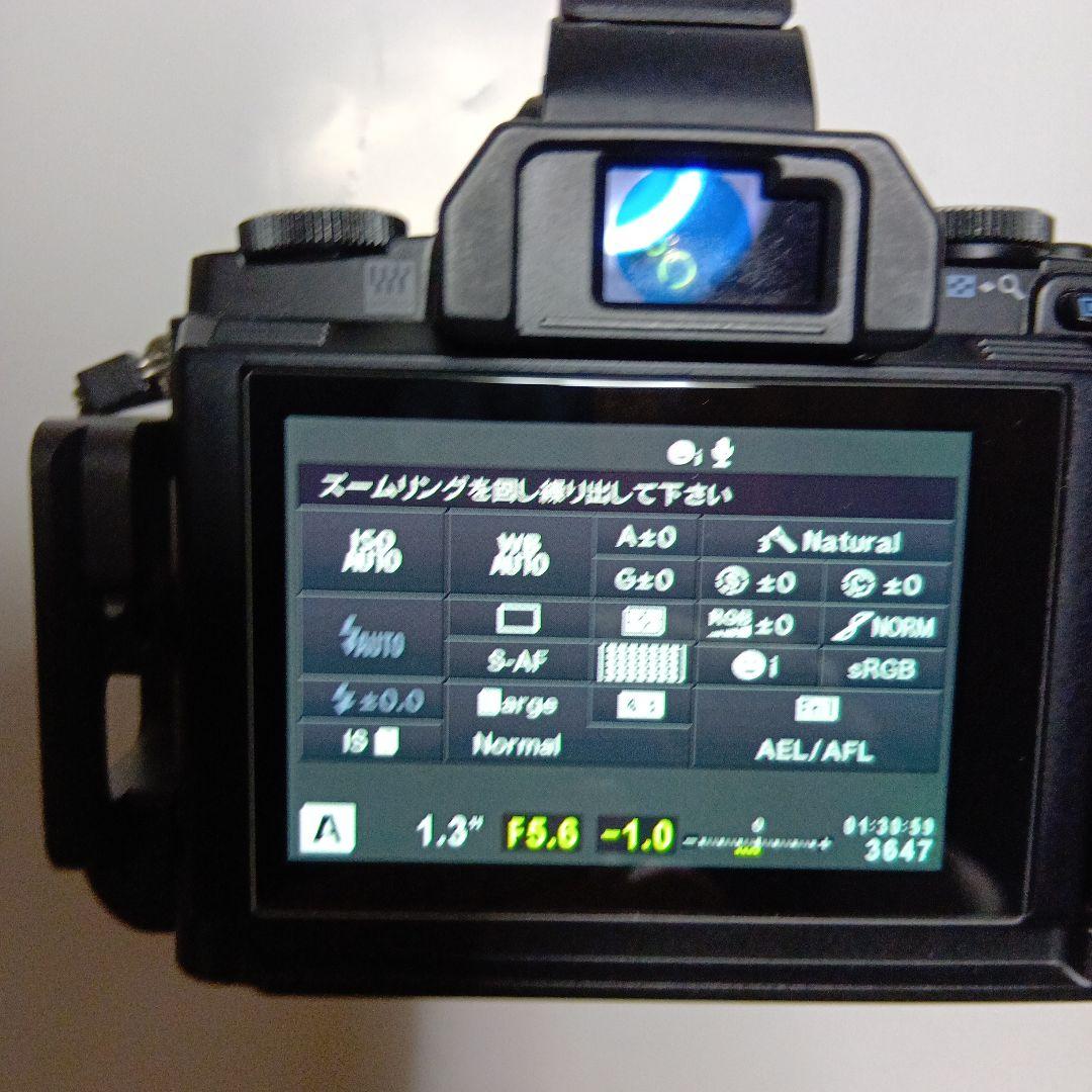 大幅値下げOLYMPUS OM-D ミラーレス一眼カメラレンズグリップ付元箱あり