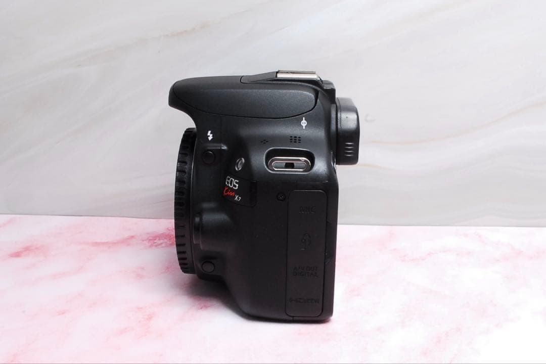 超軽量✨持ち運びにも便利✨Canon Kiss X7✨旅行にも最適✨