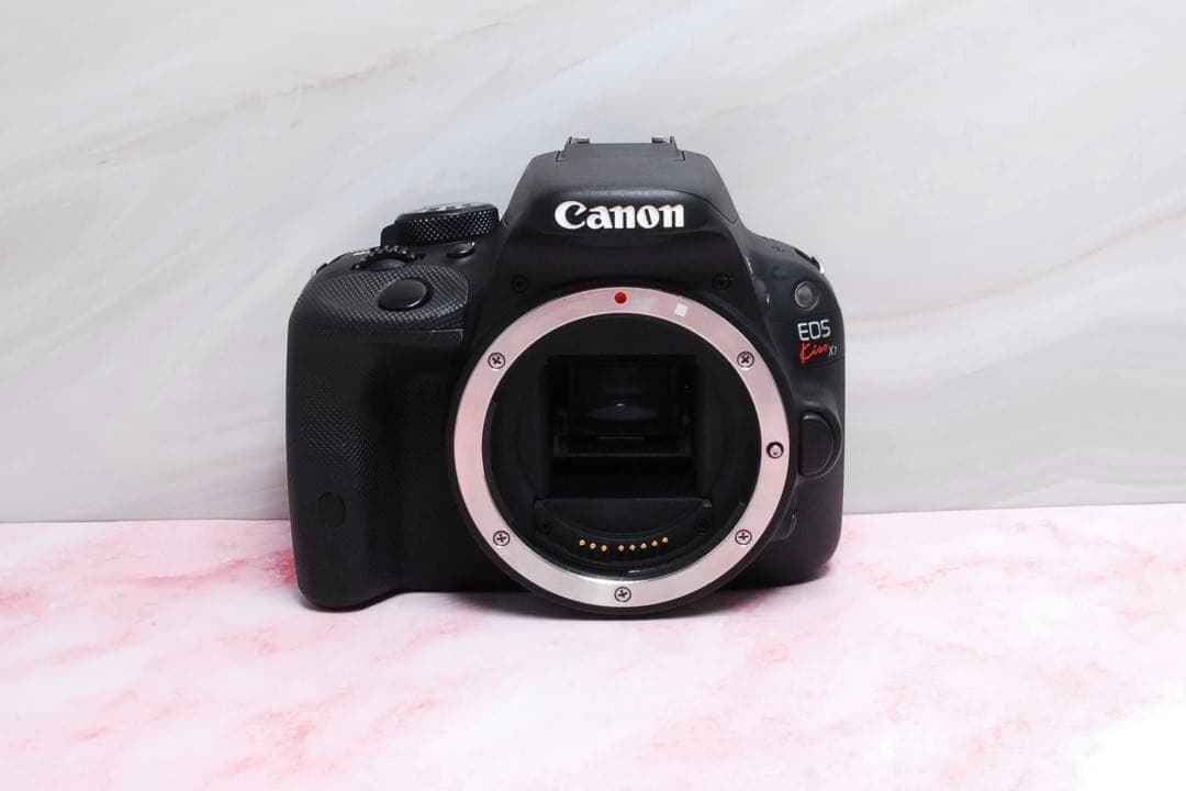 超軽量✨持ち運びにも便利✨Canon Kiss X7✨旅行にも最適✨