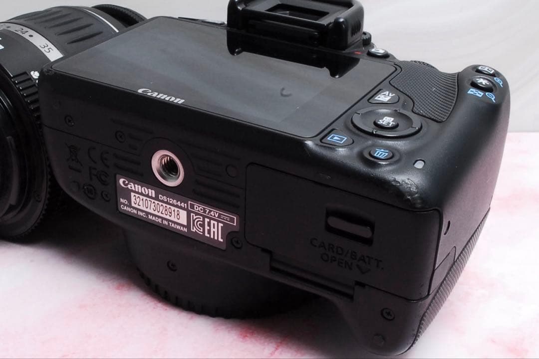 超軽量✨持ち運びにも便利✨Canon Kiss X7✨旅行にも最適✨