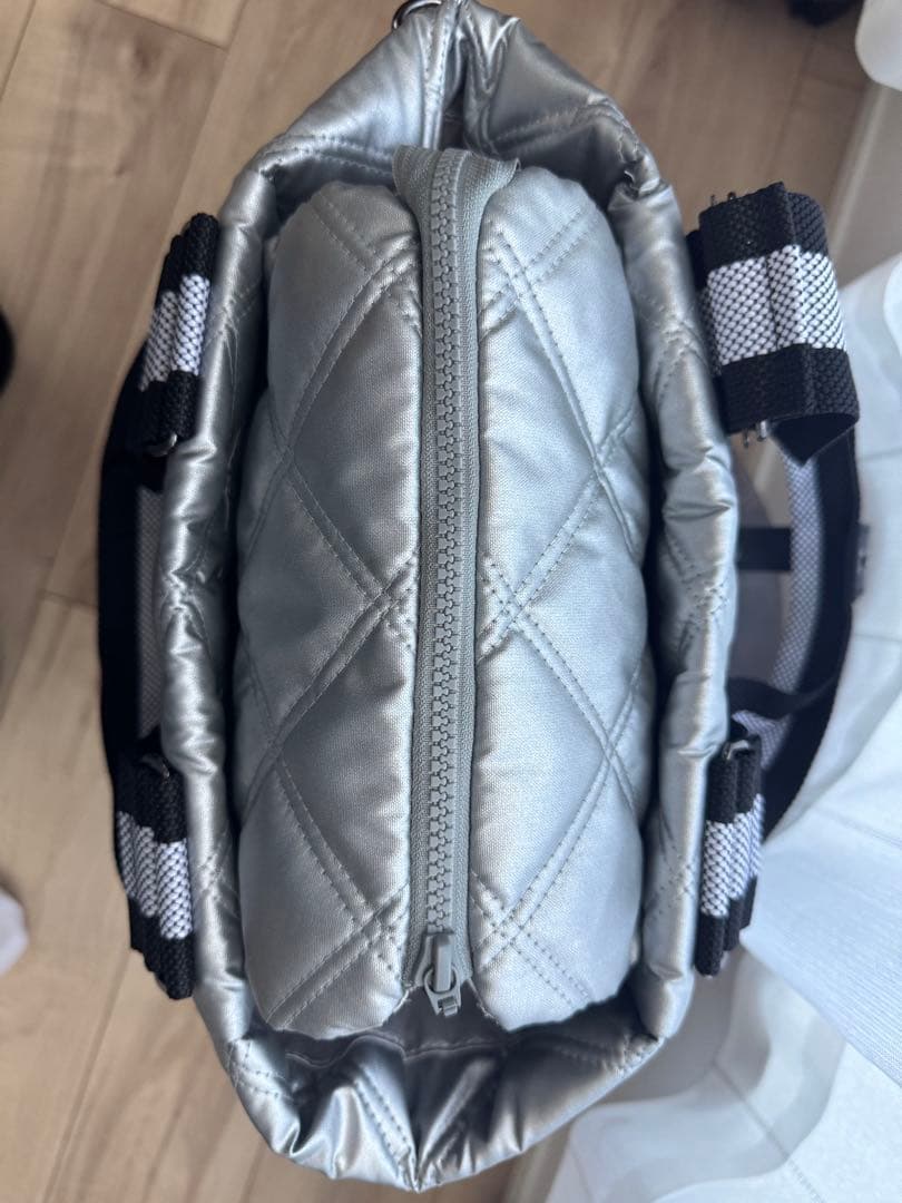 シルバー キルティング ボディバッグ ダブルループ