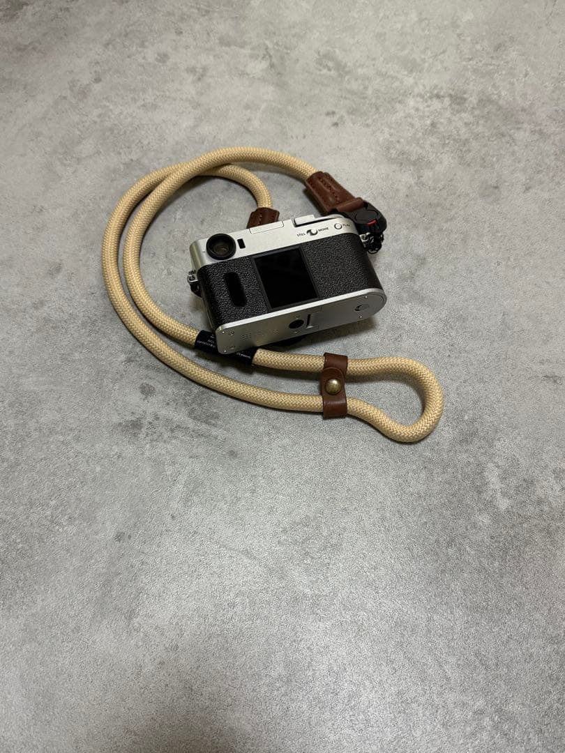 Fujifilm X-HALF シルバー ストラップつき 最終値下げ