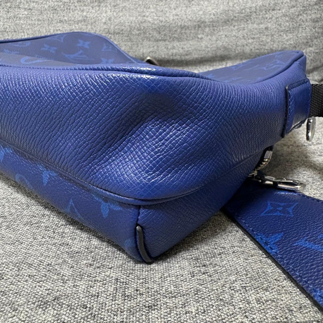 M30242 LOUIS VUITTON タイガラマ アウトドア メッセンジャー