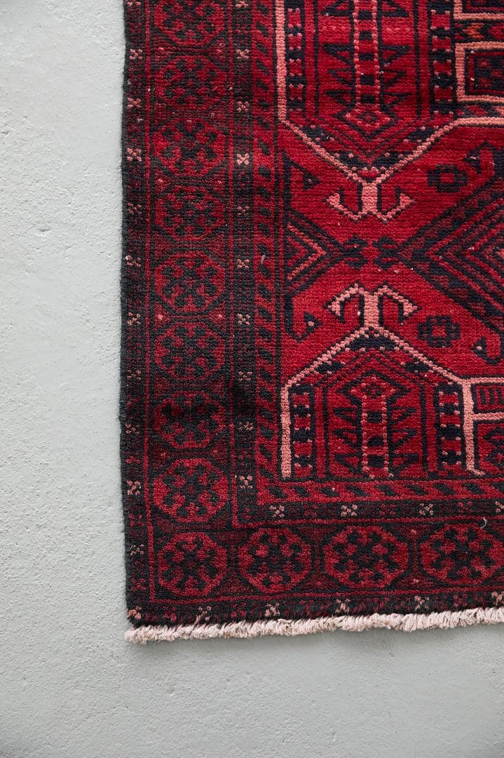 ヴィンテージラグ　ペルシャ絨毯　トライバルラグ　（193×102cm）赤　黒
