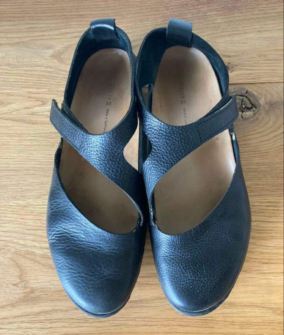 【最終価格】トリッペン レザー ブラック サイズ37